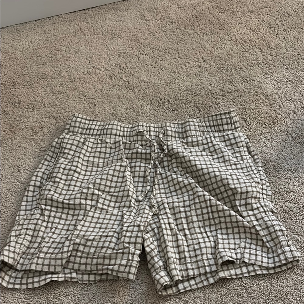 Hollister White and Brown Cargo Shorts